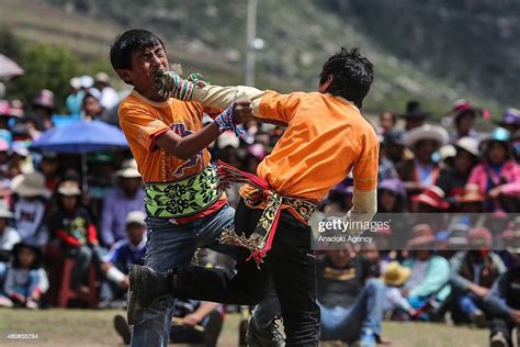 peruvian fighting style|At a Glance: Peruvian Takanakuy fighting tradition .